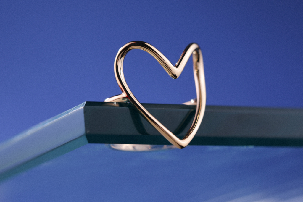 Anel em formato de coração em Prata 925 e banho de ouro