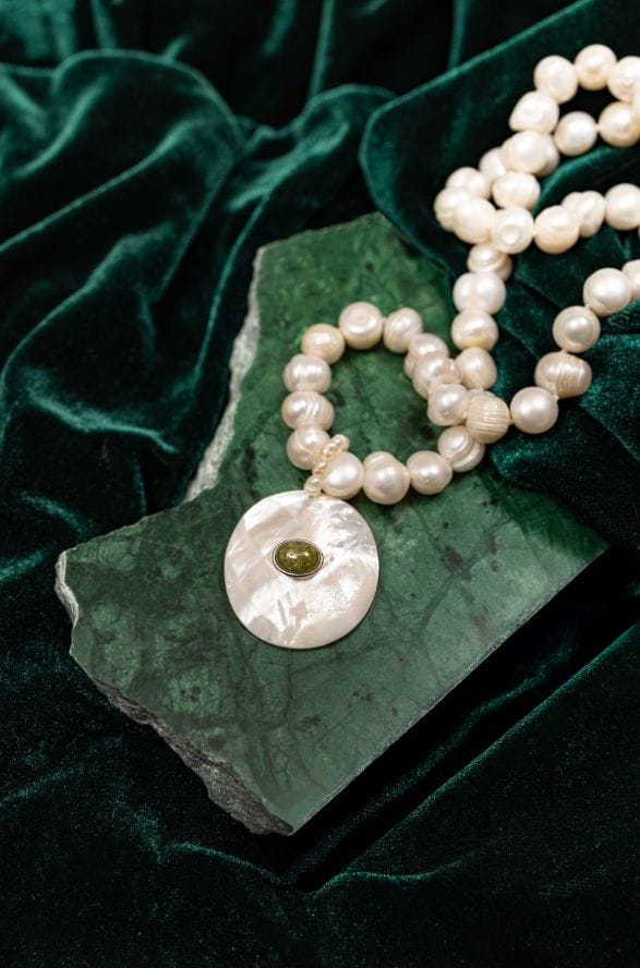 Coleção Bruma Grace&Co by Alinare: joias exclusivas em Prata 925, esculpidas à mão com pedras naturais como lápis-lázuli. Sofisticação em atacado de prata 925 para revenda