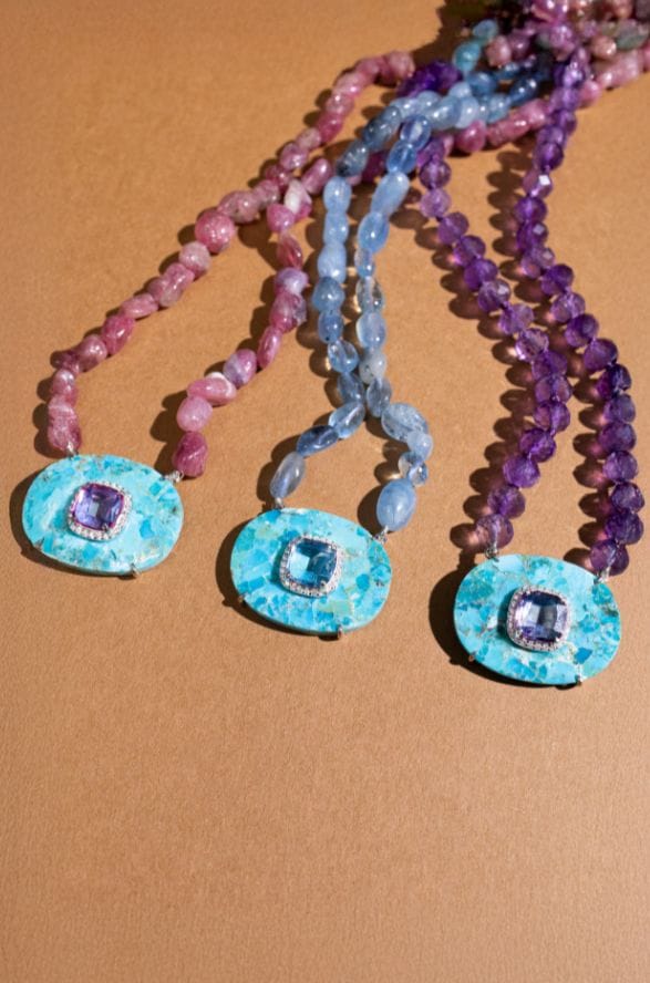 Coleção Bruma Grace&Co by Alinare: joias exclusivas em Prata 925, esculpidas à mão com pedras naturais como lápis-lázuli. Sofisticação em atacado de prata 925 para revenda