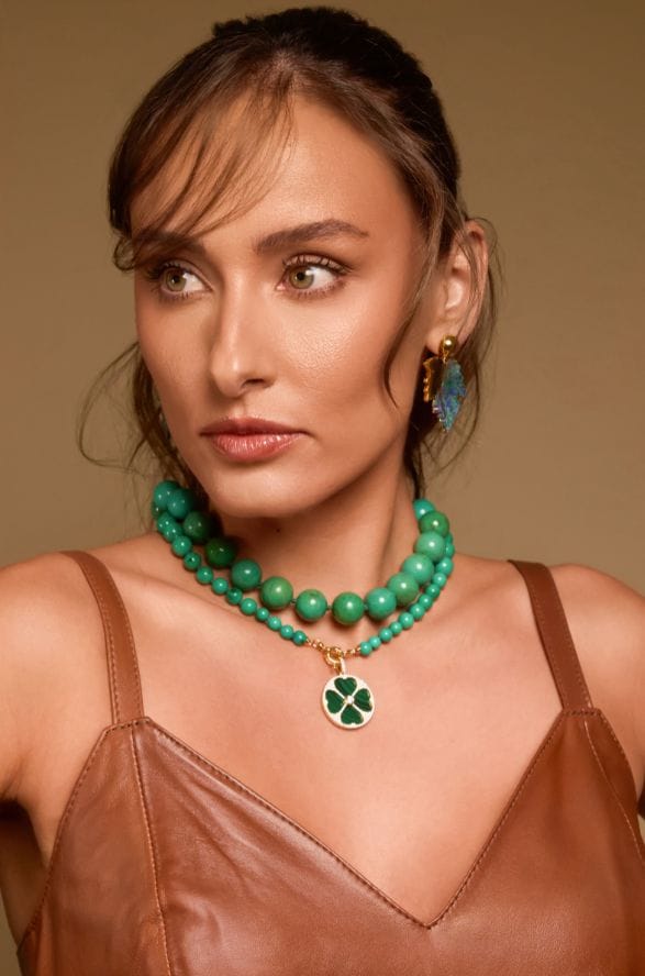 Coleção Bruma Grace&Co by Alinare: joias exclusivas em Prata 925, esculpidas à mão com pedras naturais como lápis-lázuli. Sofisticação em atacado de prata 925 para revenda