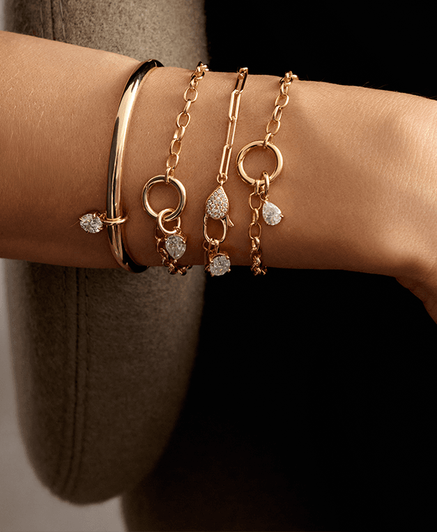 tendência verão 2025 - charms e pingentes