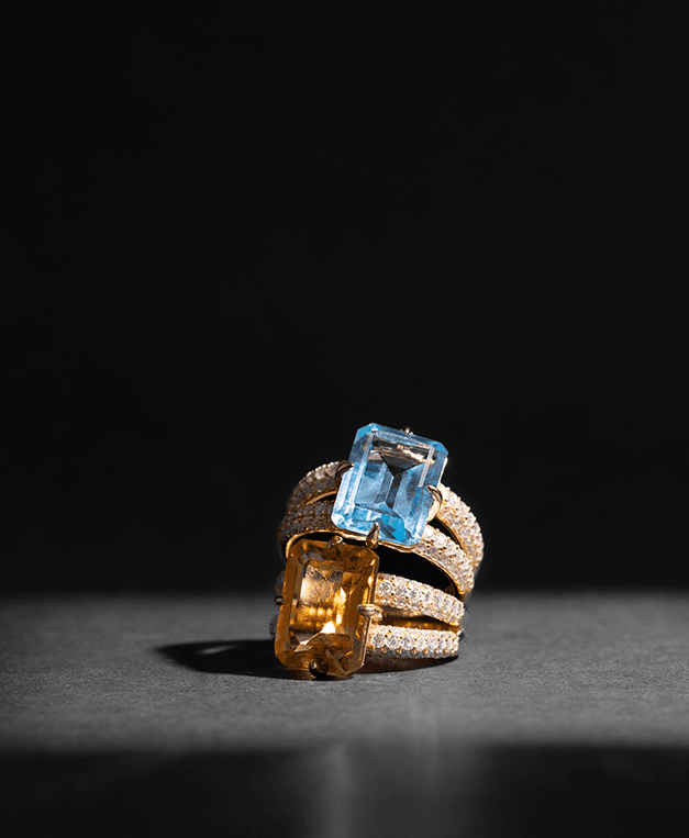 coleção duo contrast - anel citrino e topázio sky